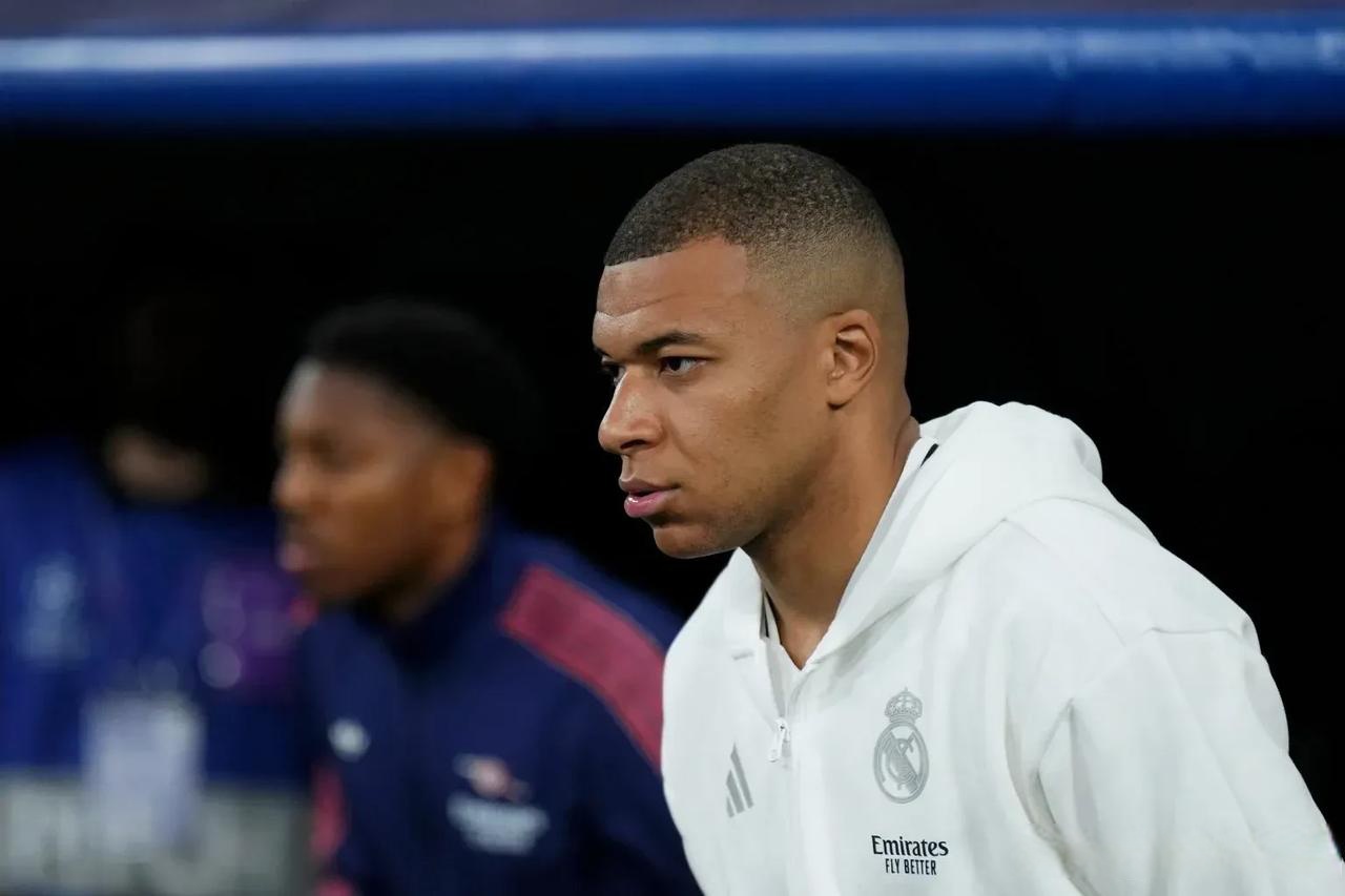 开云下载-关于巴黎圣日耳曼战平那不勒斯，姆巴佩乌龙送礼世界杯的信息