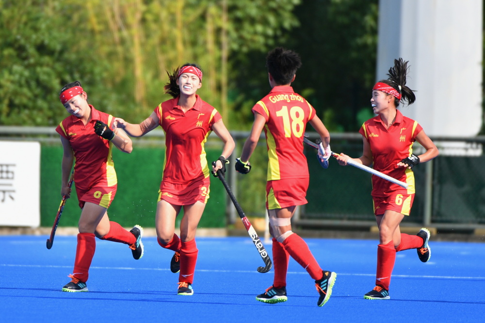 开云-站在舞台中央！叙利亚女子曲棍球队追逐梦想，取得胜利的简单介绍